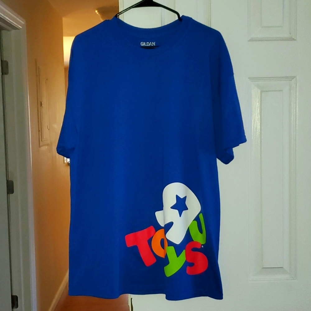 🦒Toys R Us Staff Tee🦒